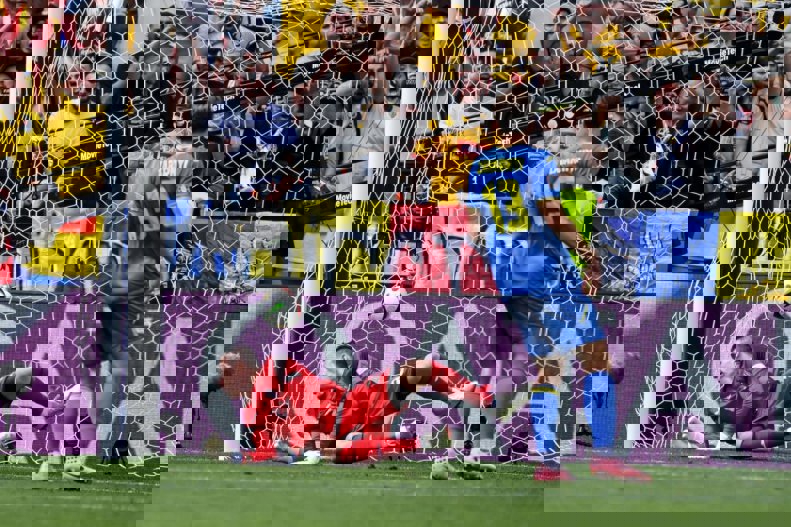 2044687