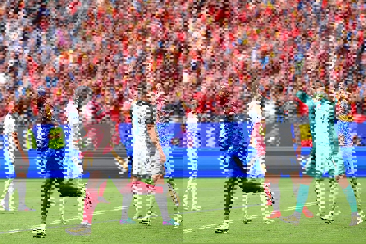 2044740