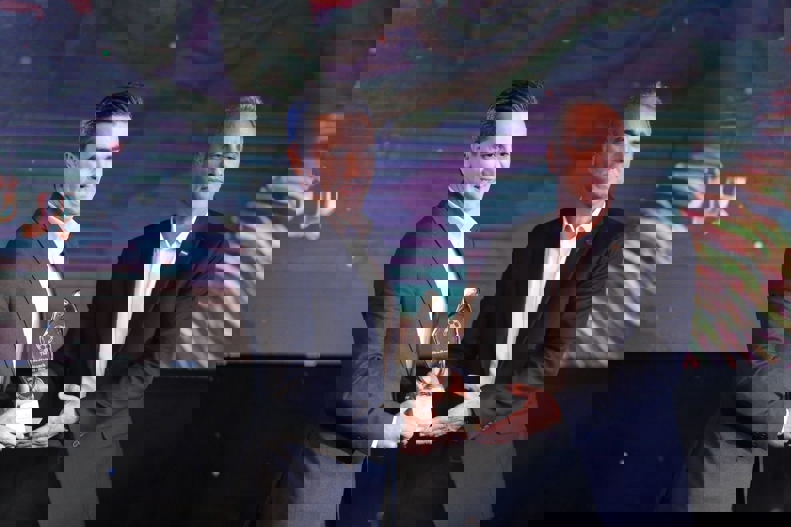 2045545