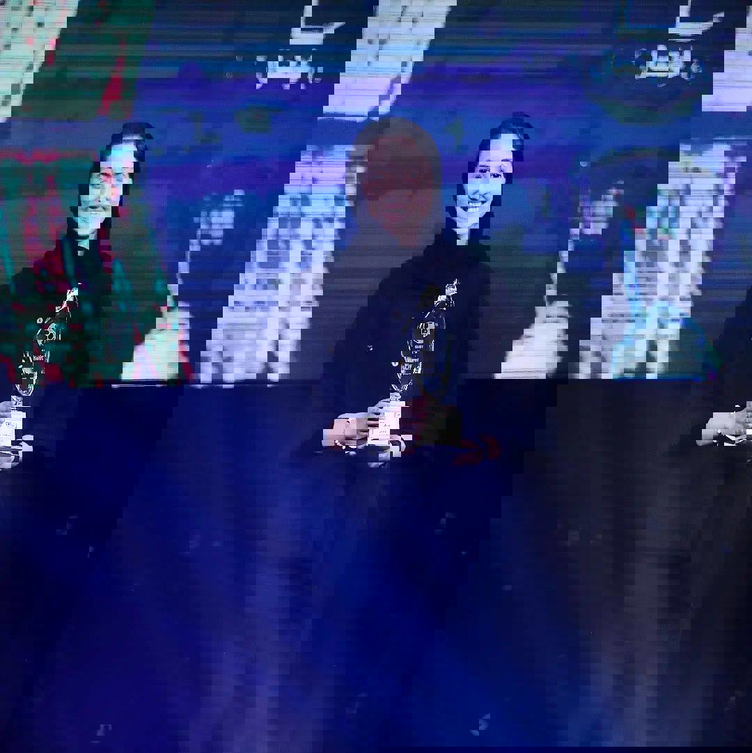 2045254