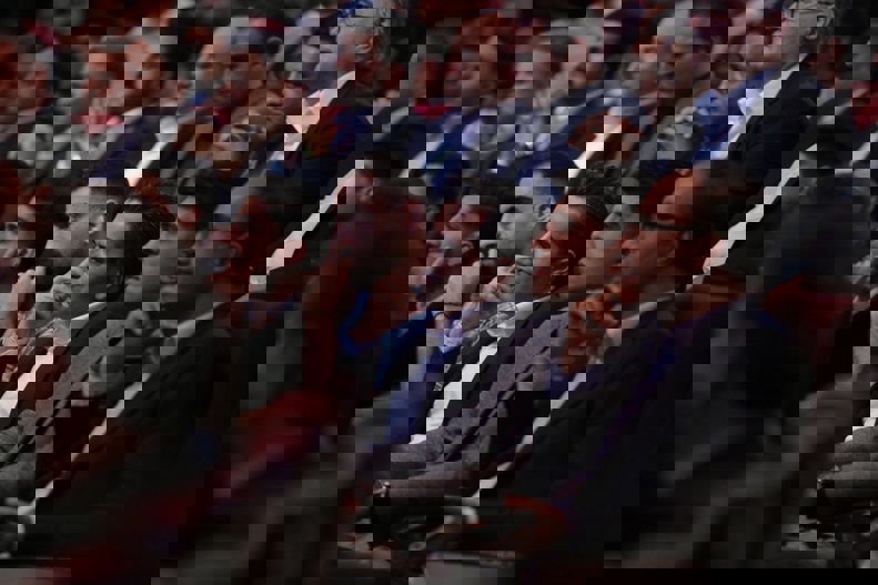 2045546
