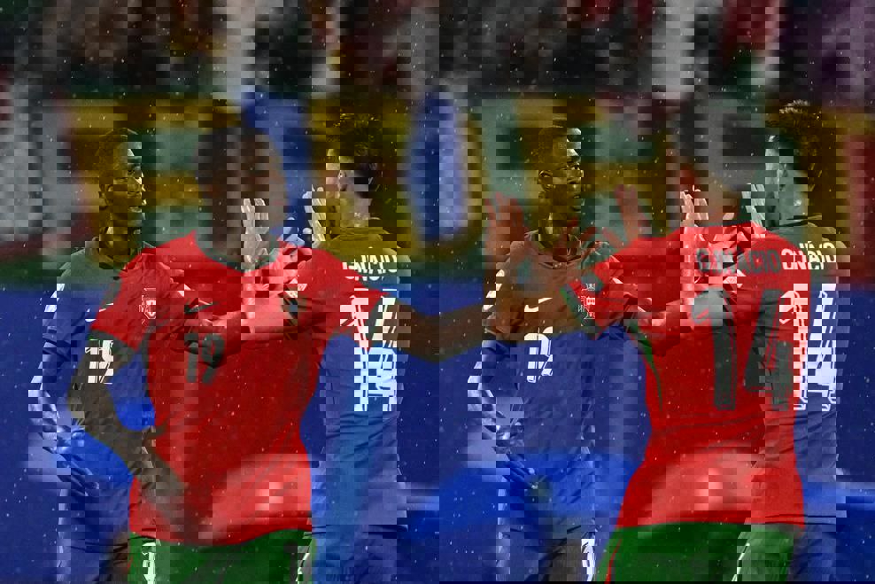 2045192