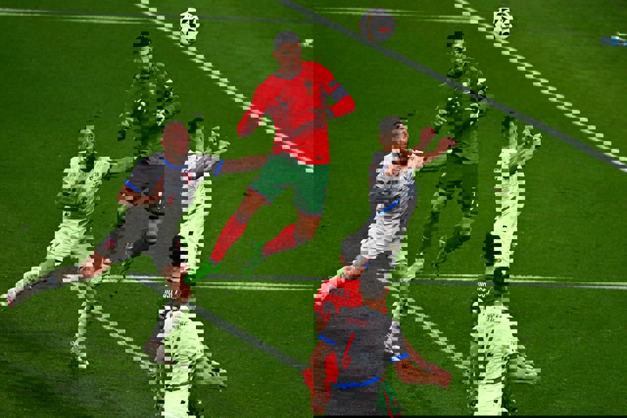 2045249