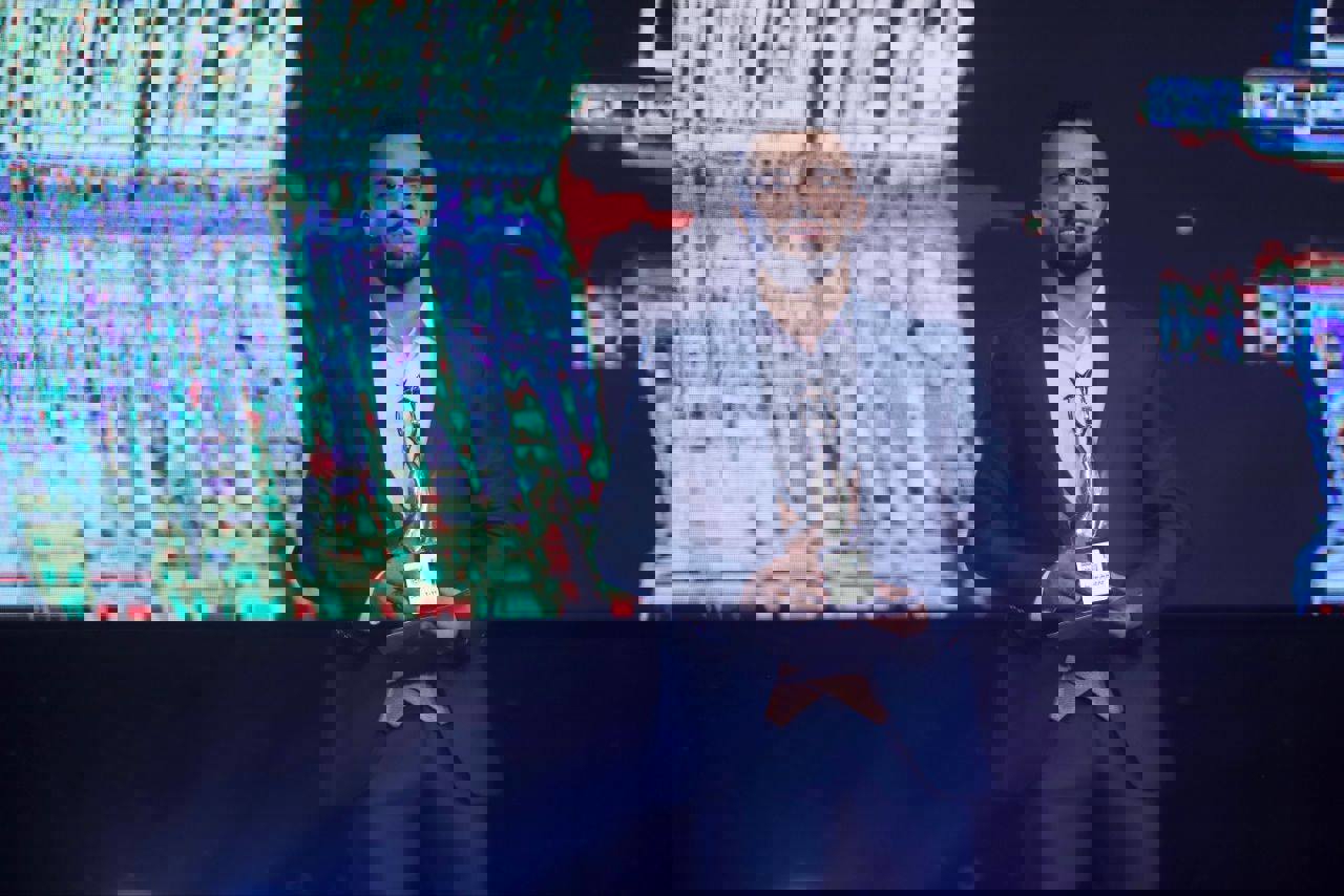 2045261