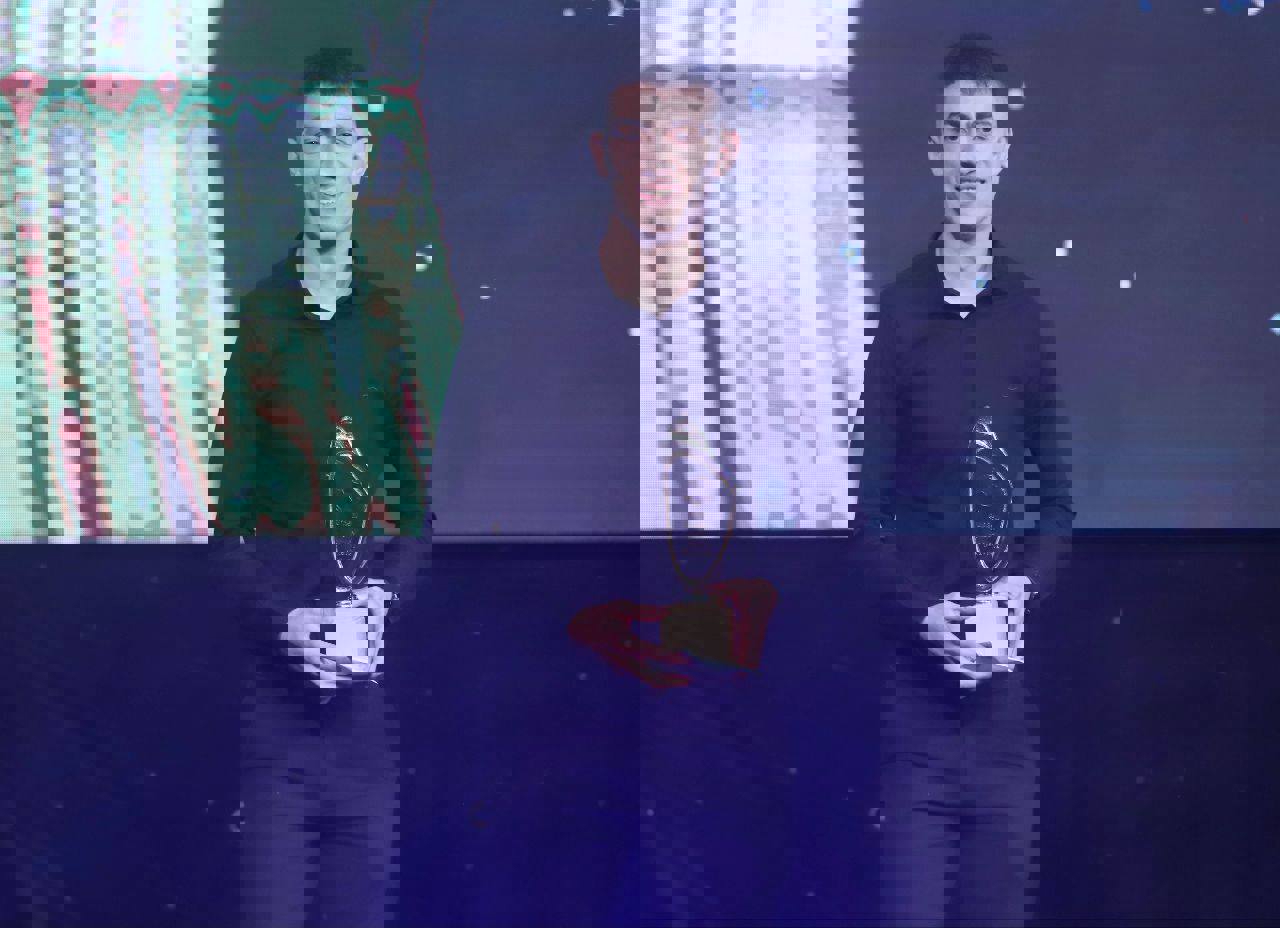 2045253