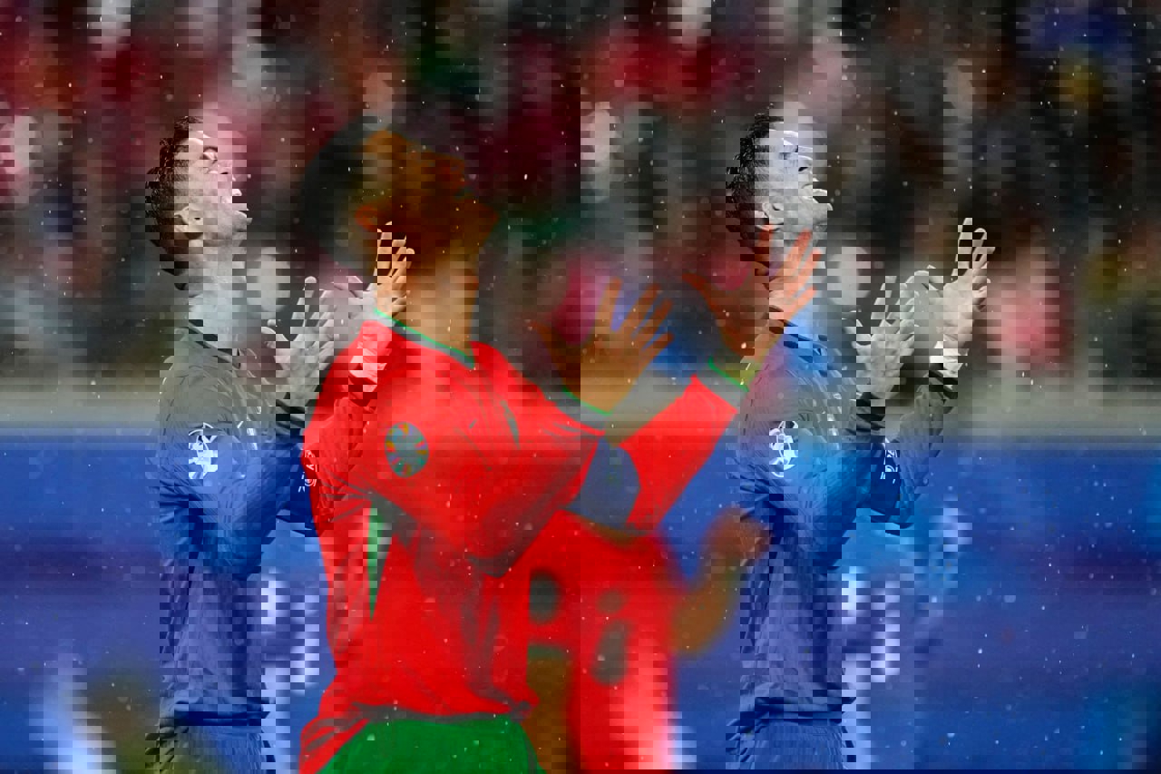 2045246