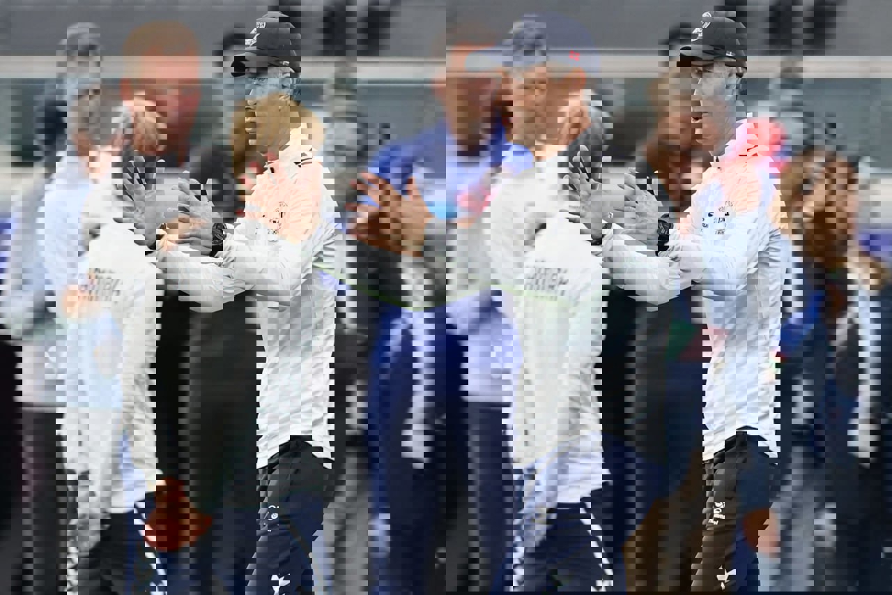 2045490