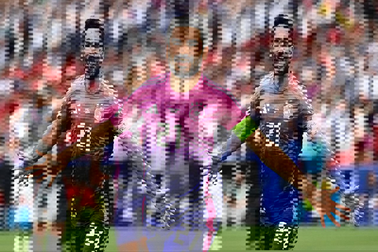 2045496