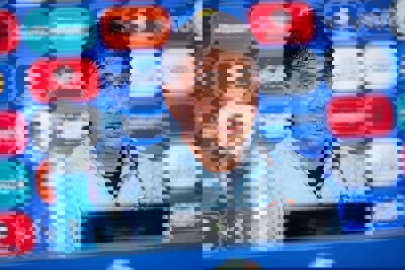 2045492