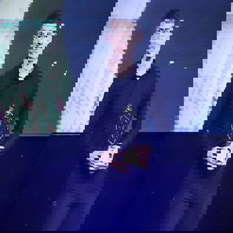 2045433