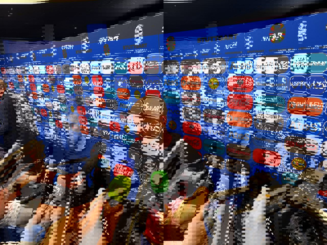 2045599