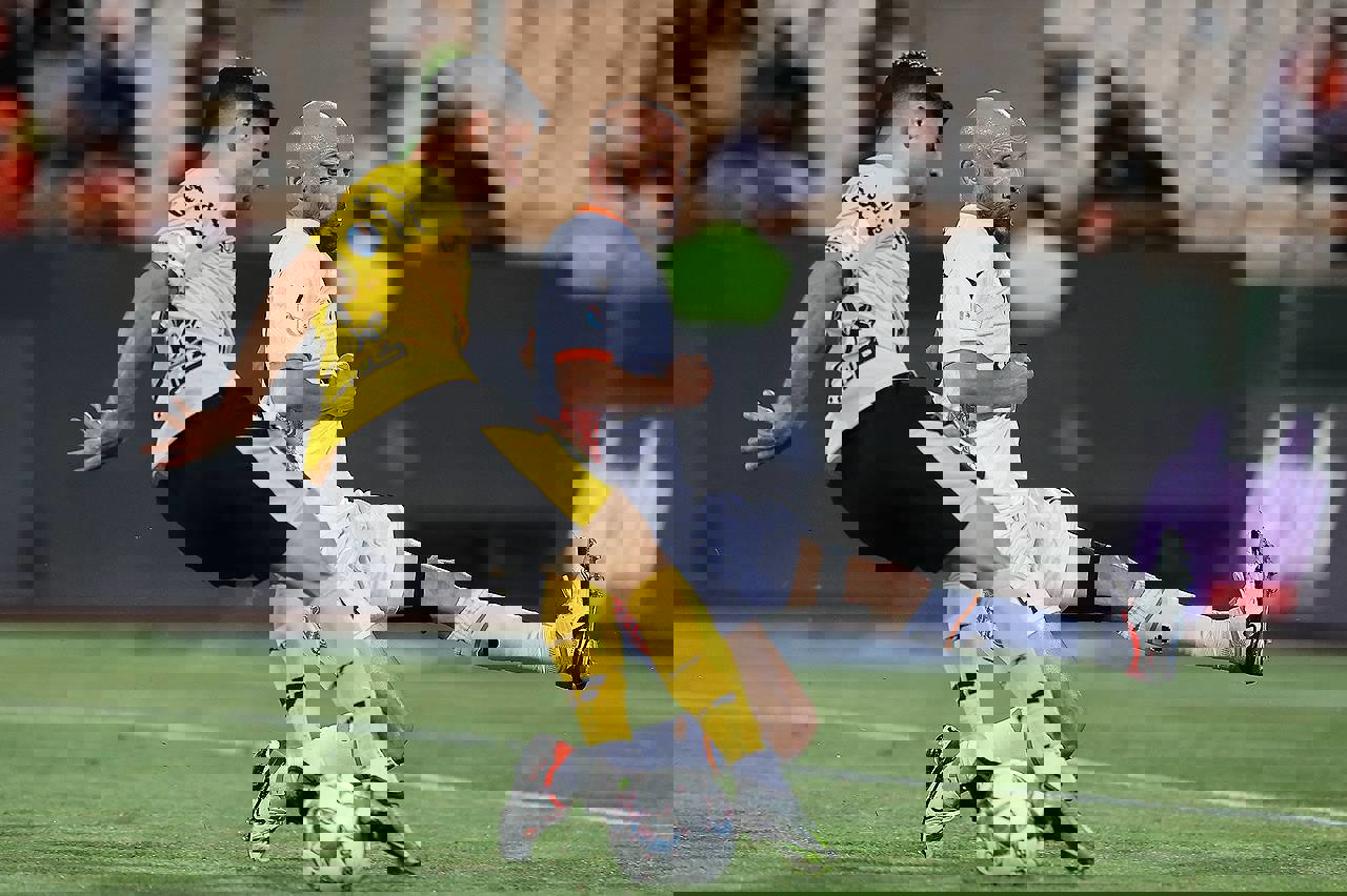 2045968