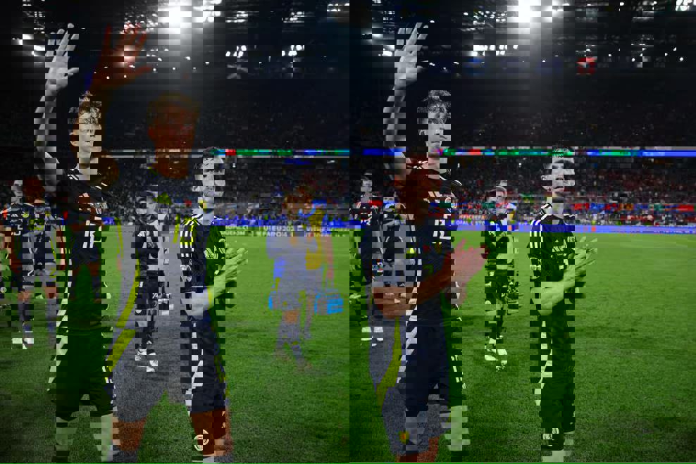 2045605