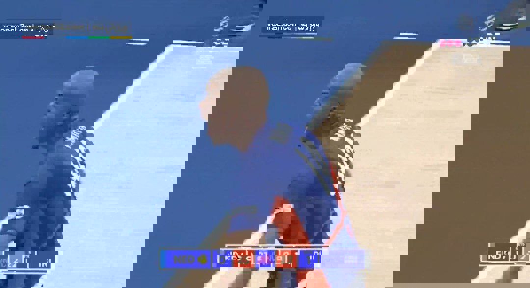 2045708