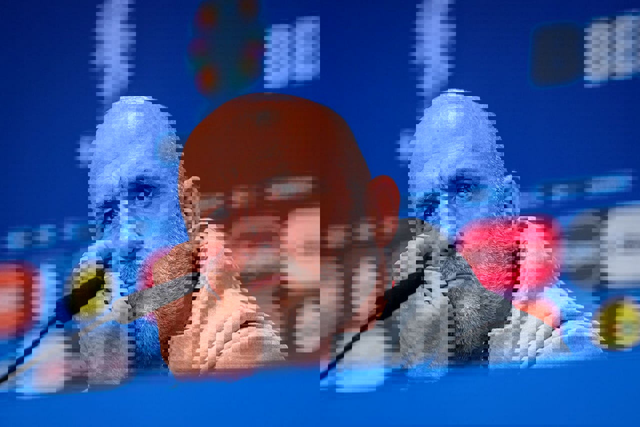 2045935