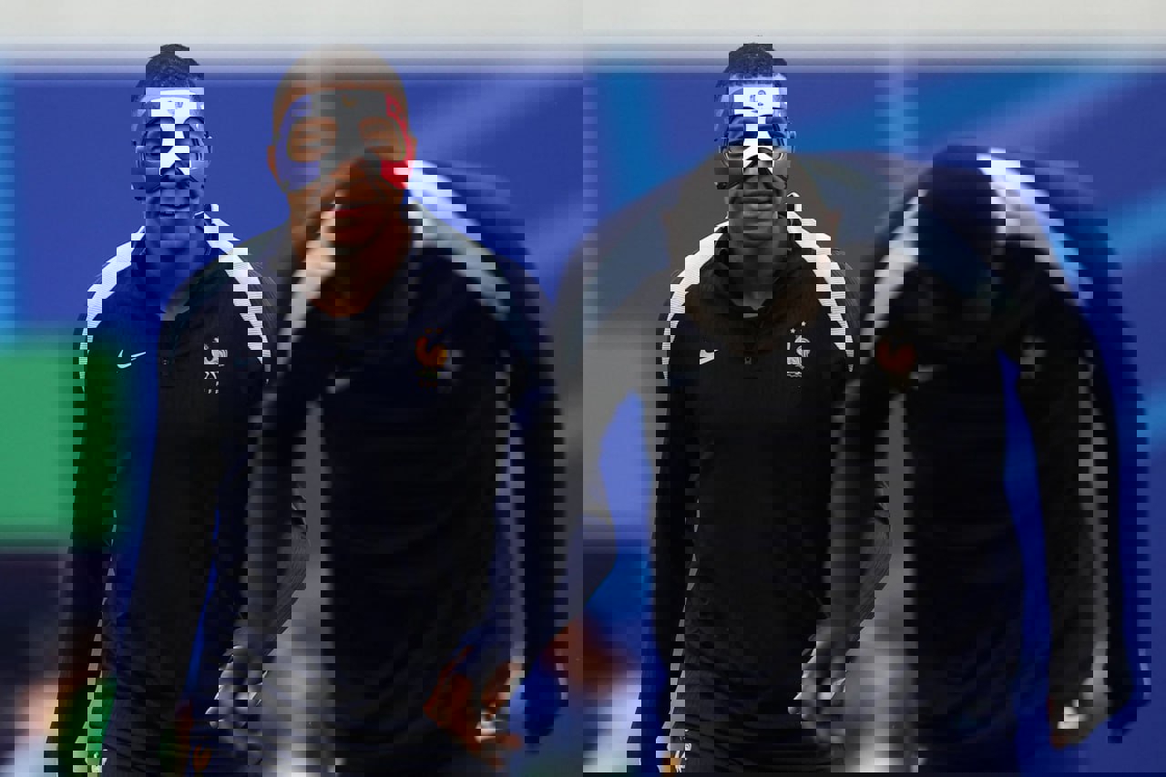 2045877