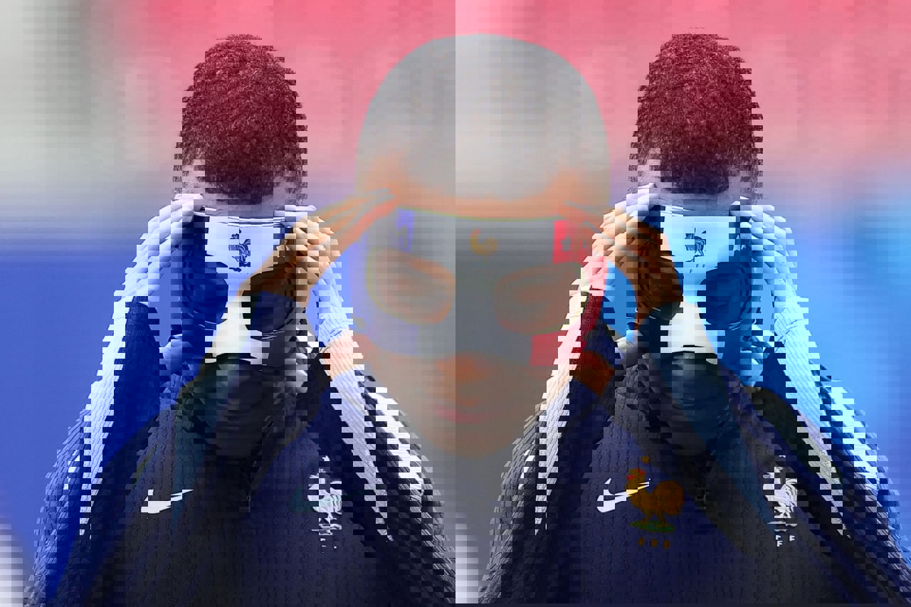 2045876