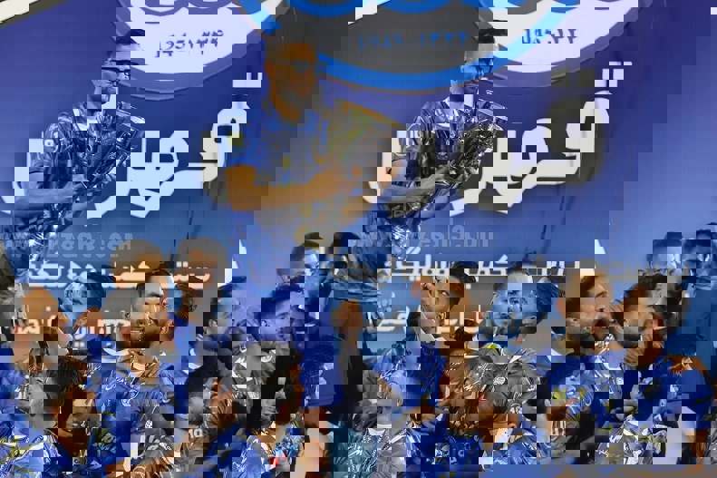 2045898