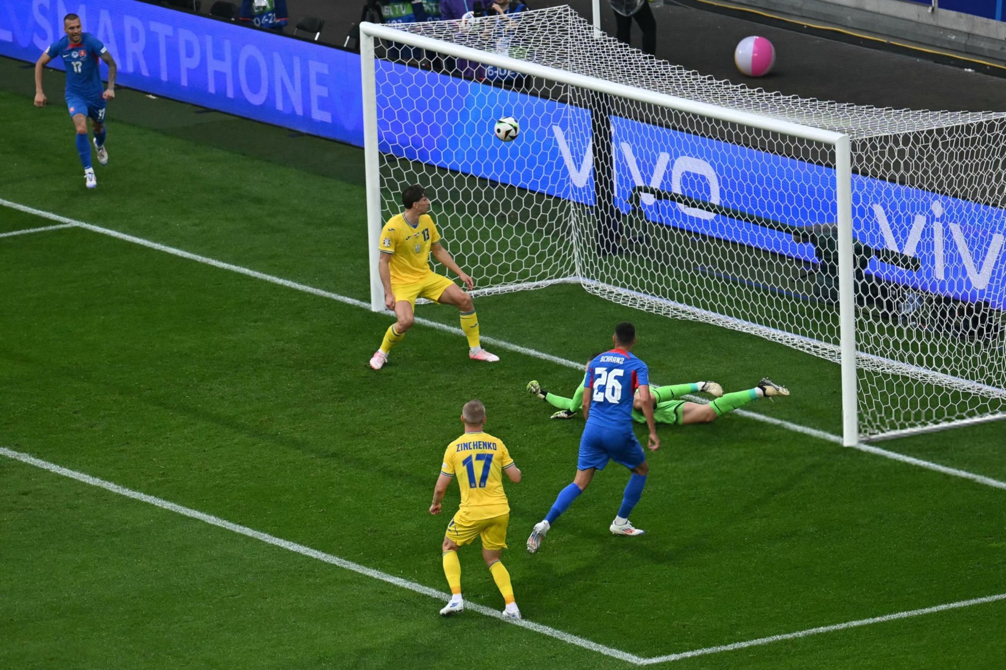 گزارش زنده: اوکراین 0 - 1 اسلواکی