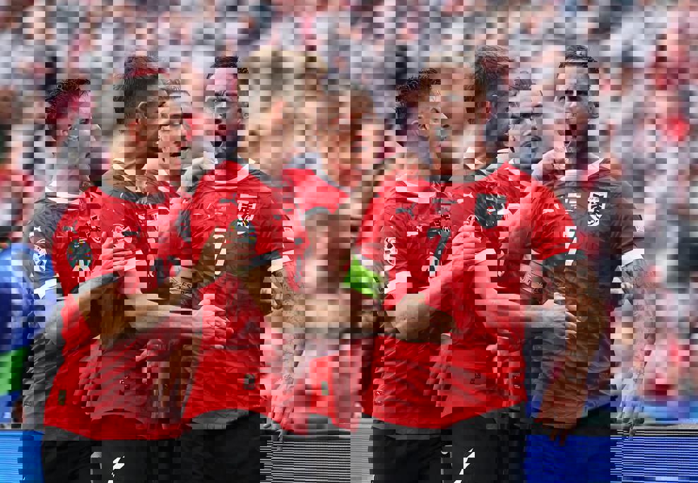 2046241