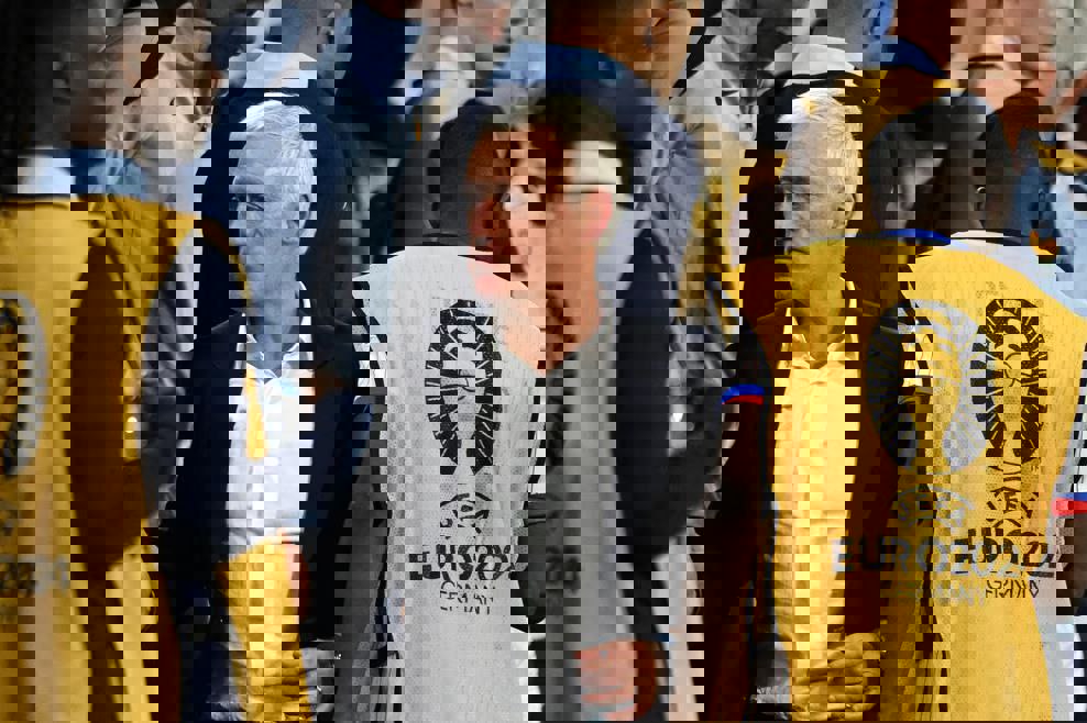 2046372