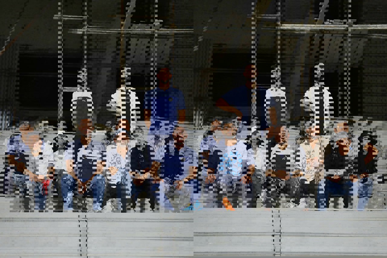 2046323