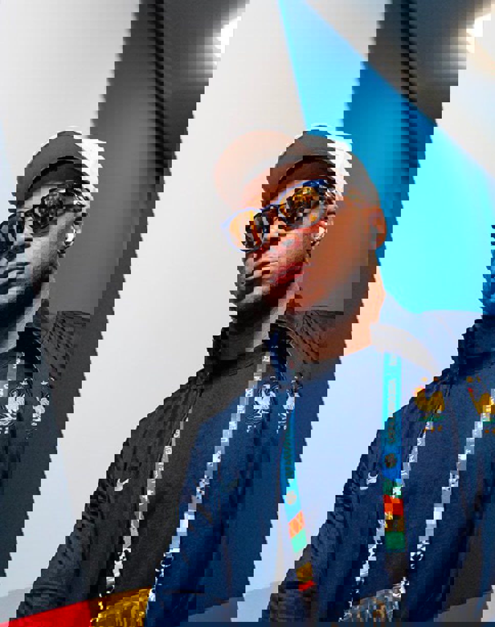2046377