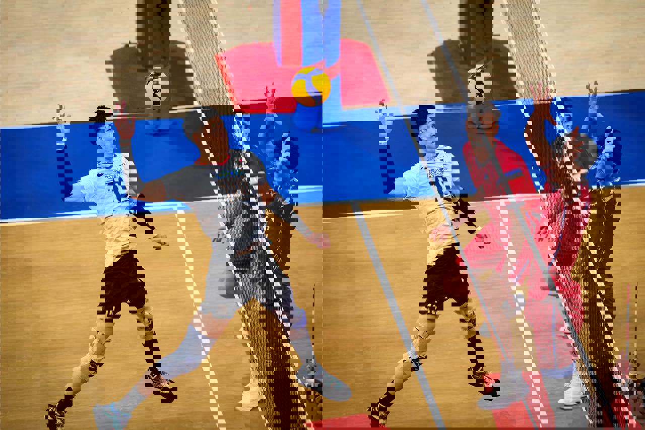 2046496