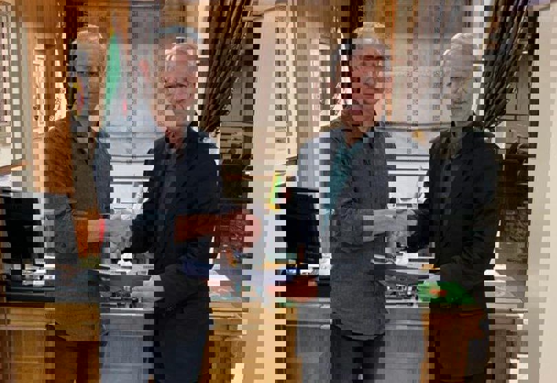 2046653