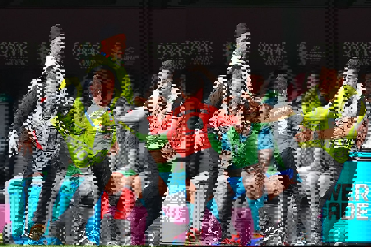 2046736