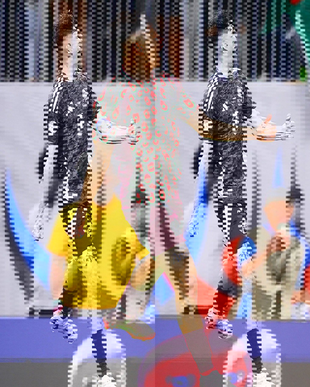2046800