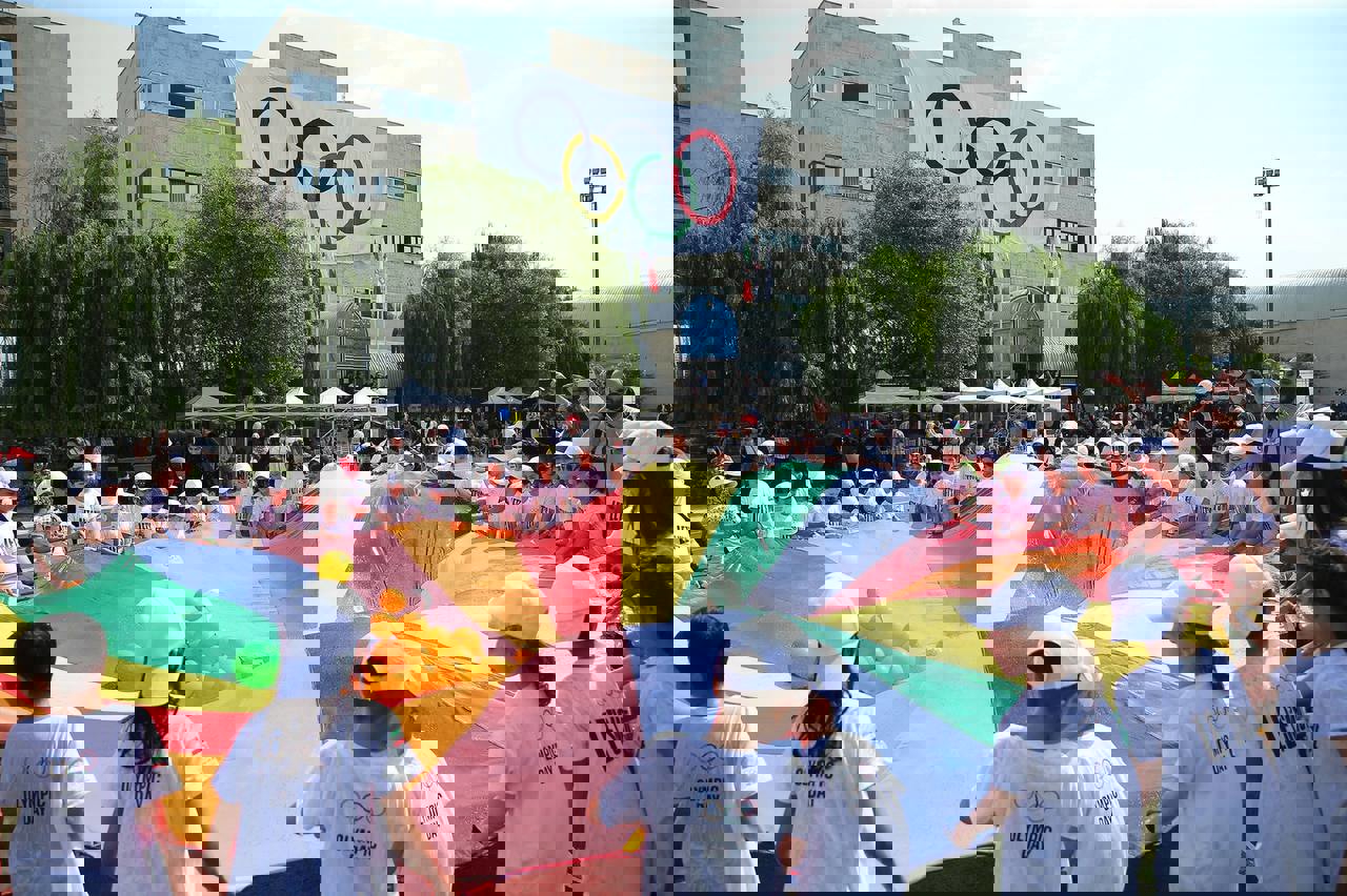 2046844