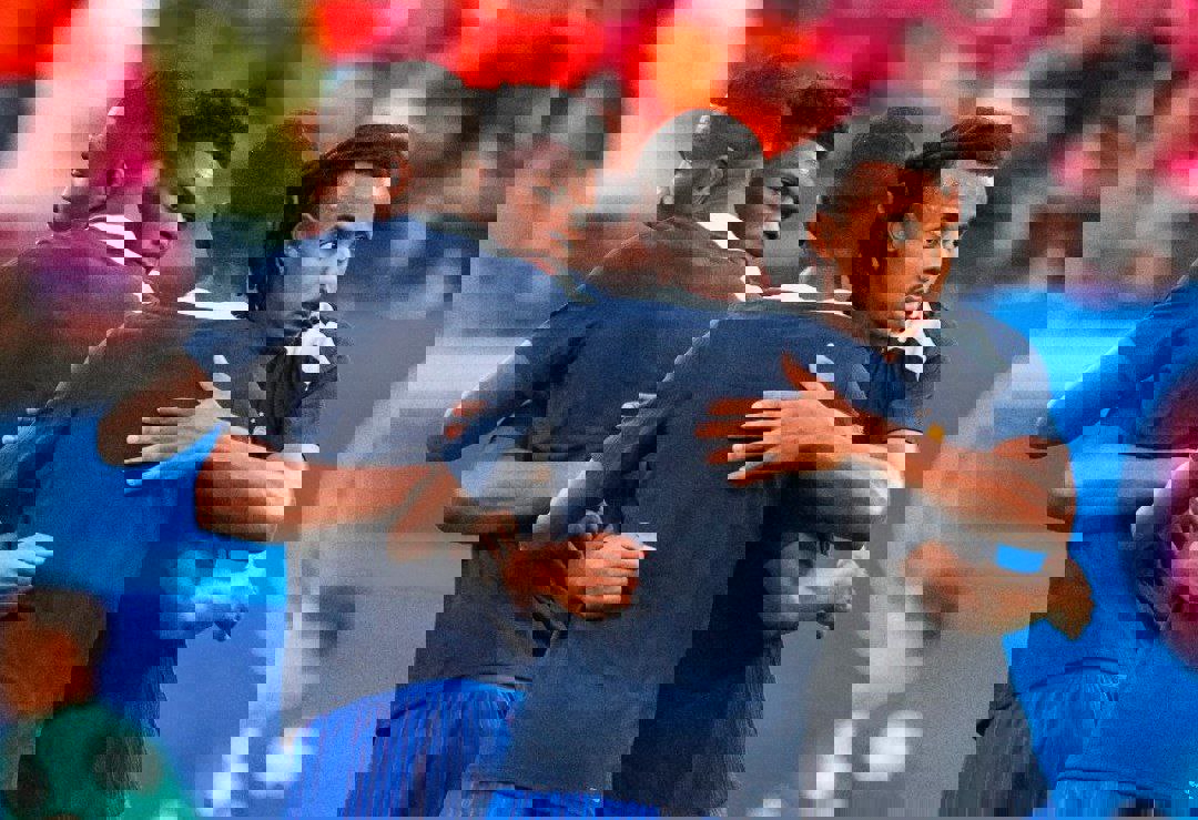 2047003