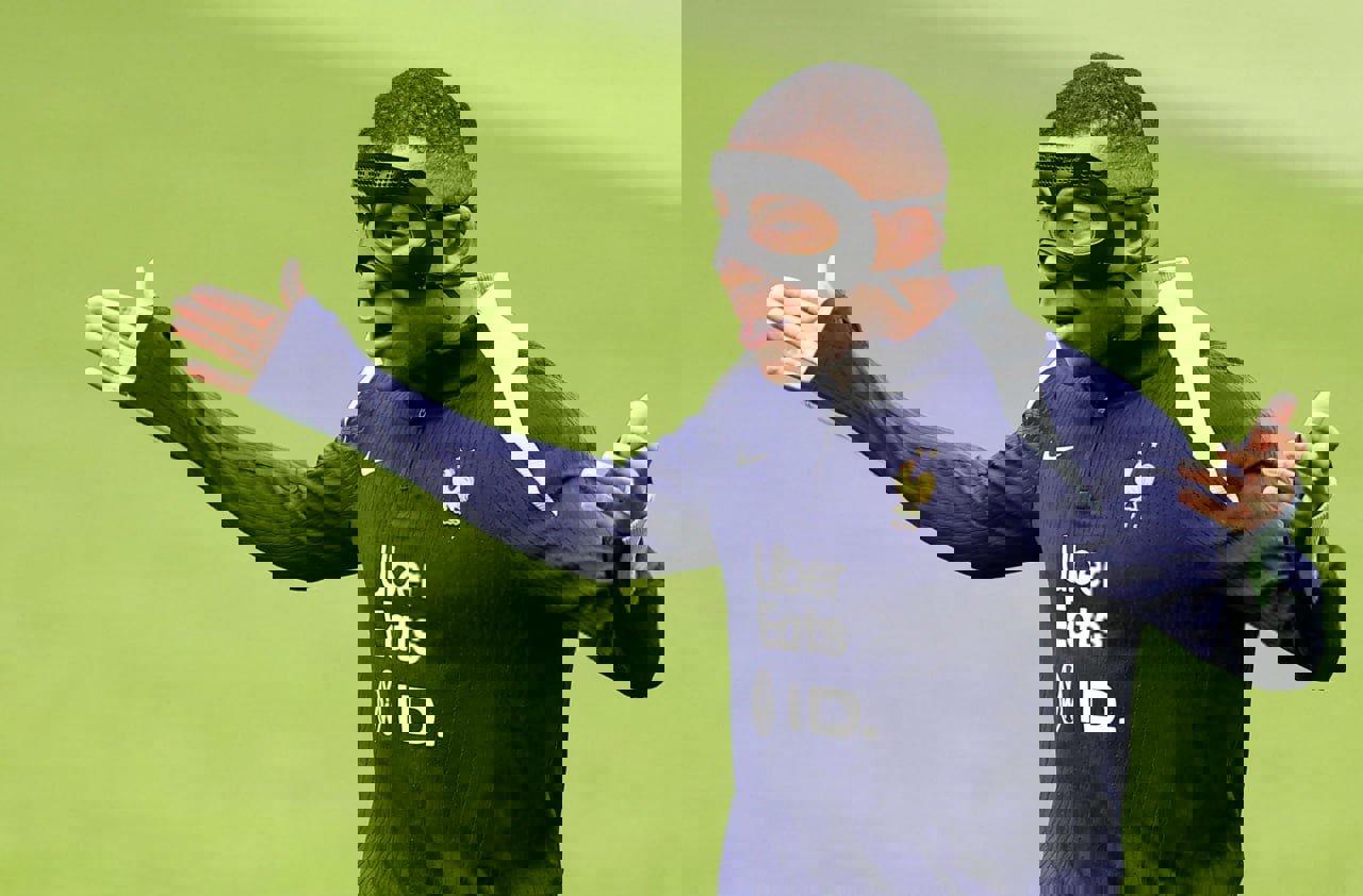 2046945