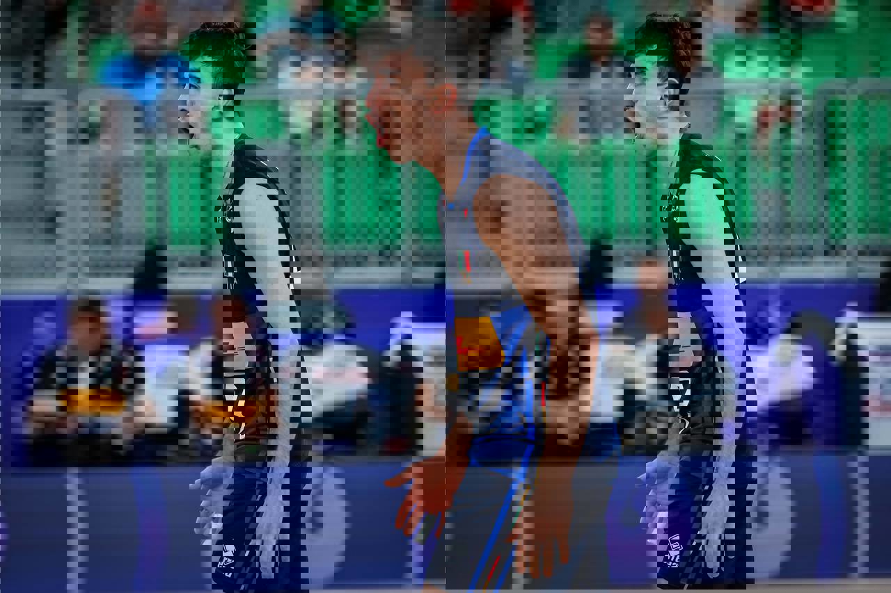 2046963