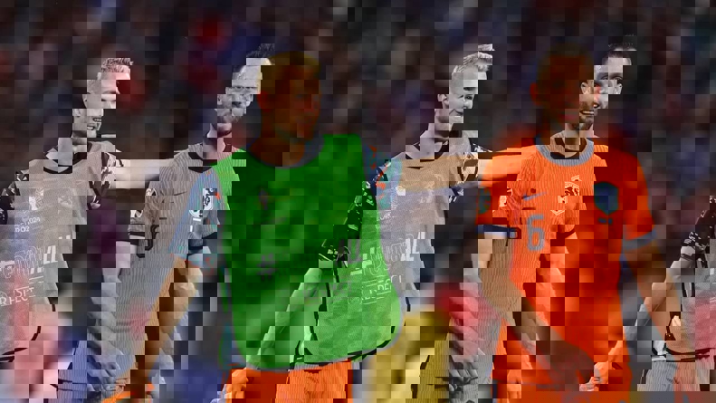 2047038