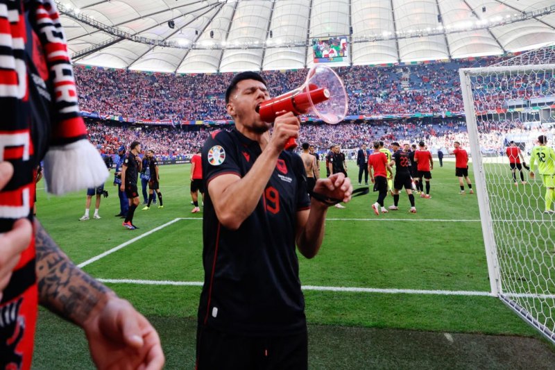 فوری: مهاجم آلبانی از دو بازی در یورو محروم شد!‏