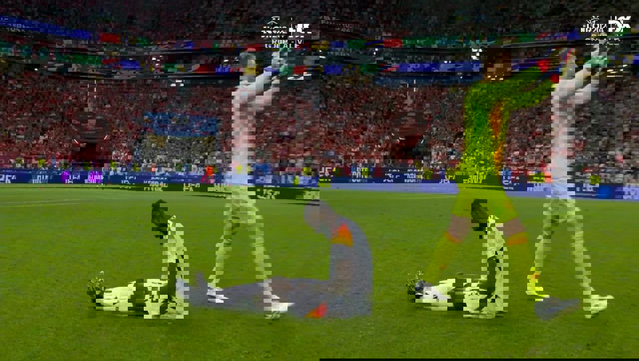 2047121