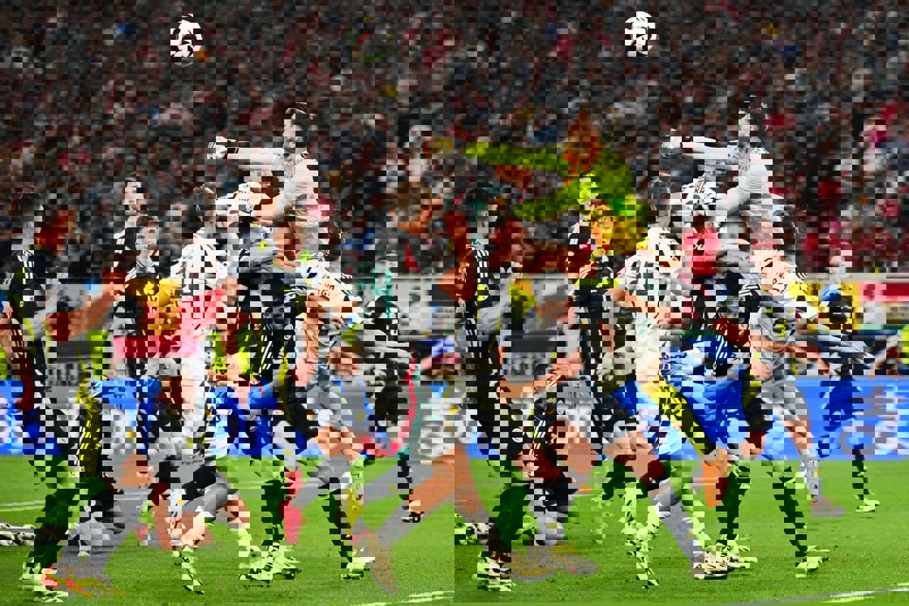 2047143