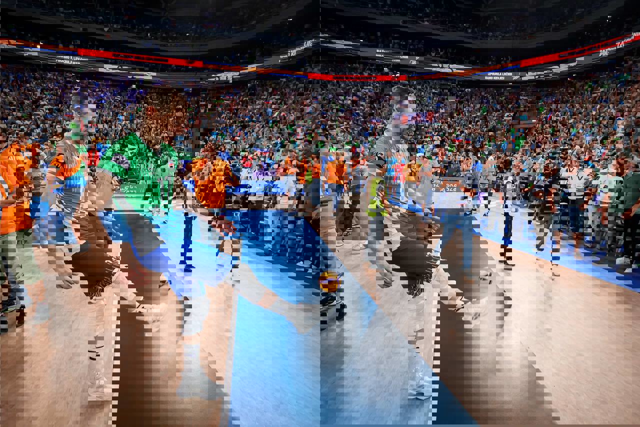 2047205