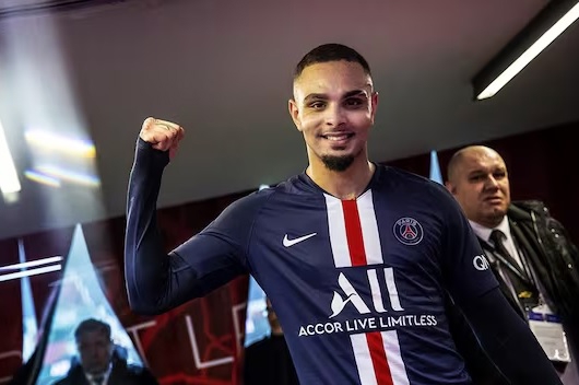 انتقاد کورزاوا / بعد از 9 سال در PSG این رفتار زشت بود!