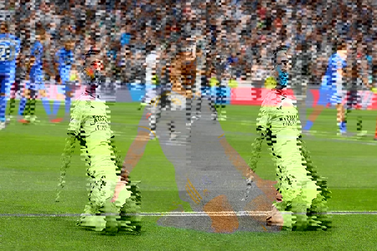 2047301