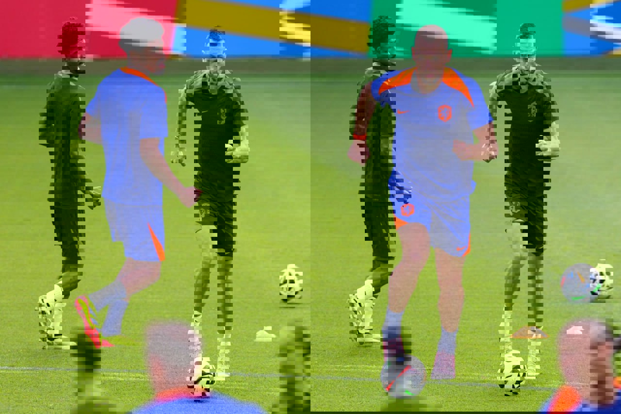 2047383
