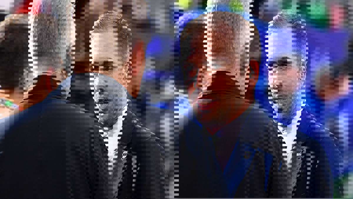 2047358