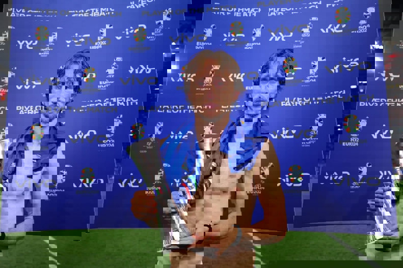 2047458