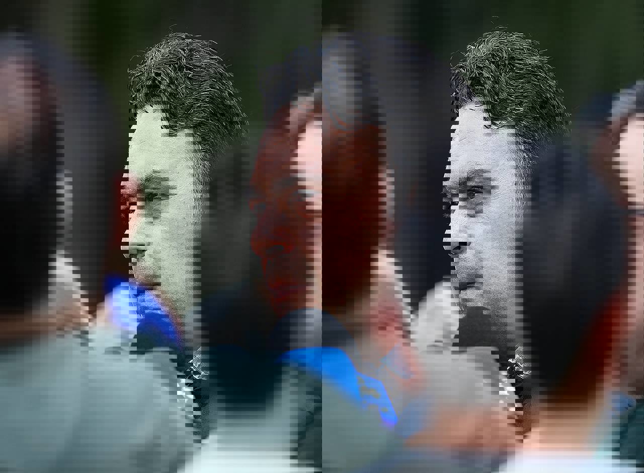 2047454