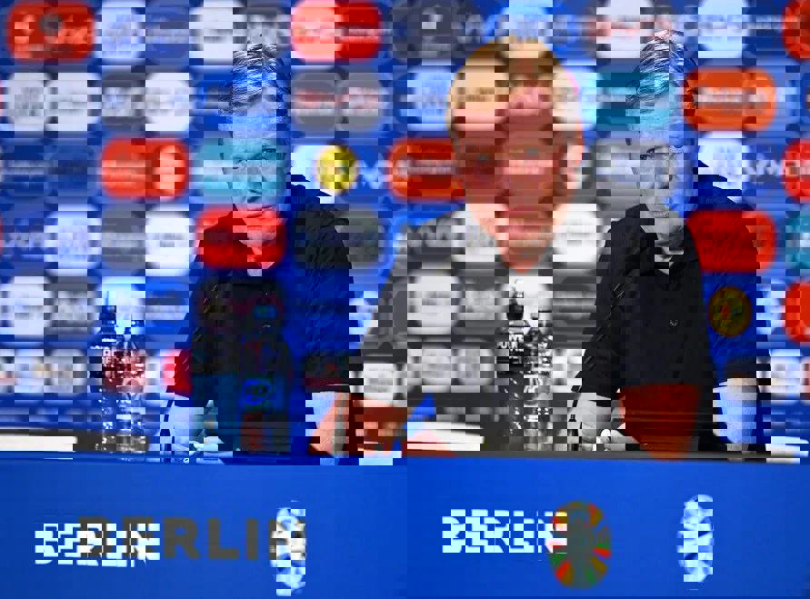 2047738