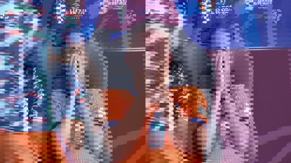 2047737