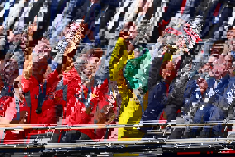 2047603