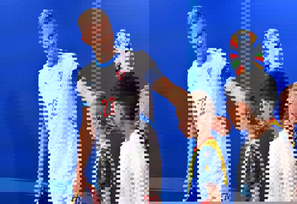 2047652